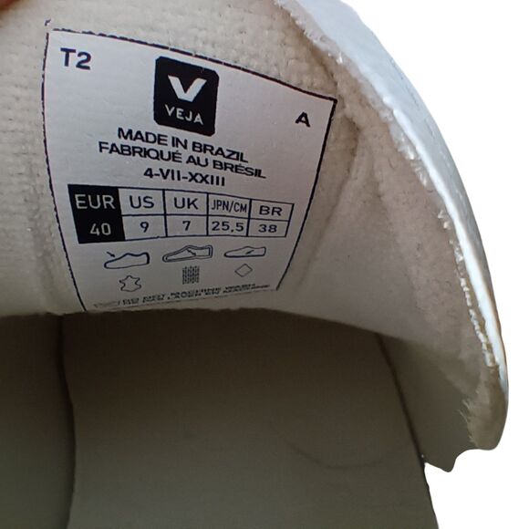 VEJA Sneakers T2 Womens 9 Gold White Leather Triple Strap - Picture 9 of 10